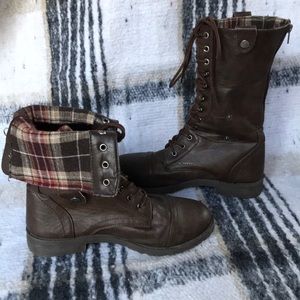 Mid-shin lace up boots